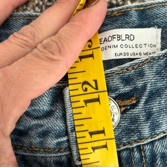5/$25 Peaofblrd high rise mom jeans in size 6 - Picture 7 of 8